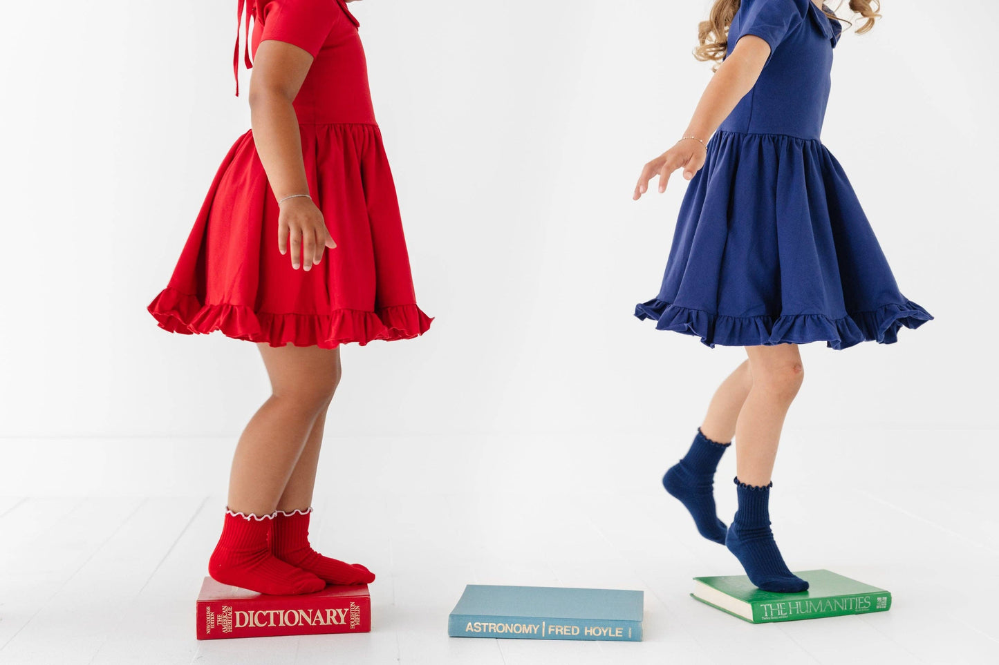 Ribbed Lettuce Trim Midi Socks