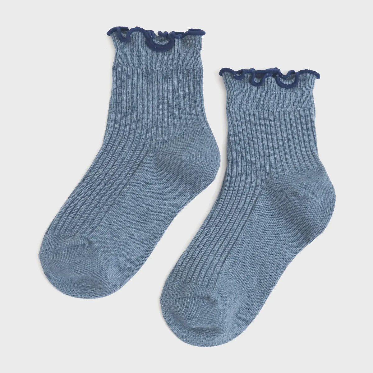 Ribbed Lettuce Trim Midi Socks